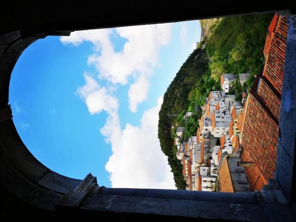 Monolocale Nel Centro Storico Bed & Breakfast Aieta Dış mekan fotoğraf